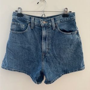 Levi's high waisted mom shorts, size 28